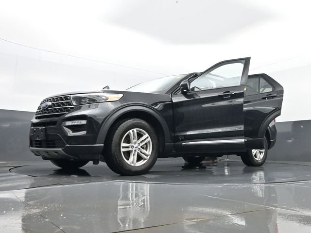 Used 2024 Ford Explorer XLT w/ Equipment Group 202A AWD/4WD image 34