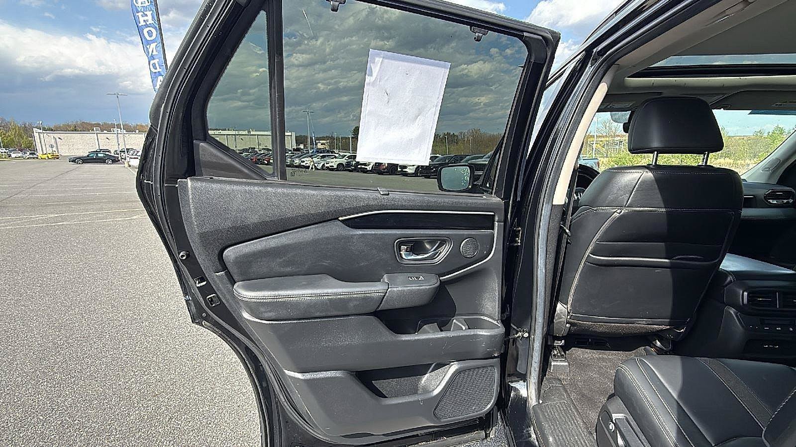 Certified 2025 Honda Pilot Touring image 21