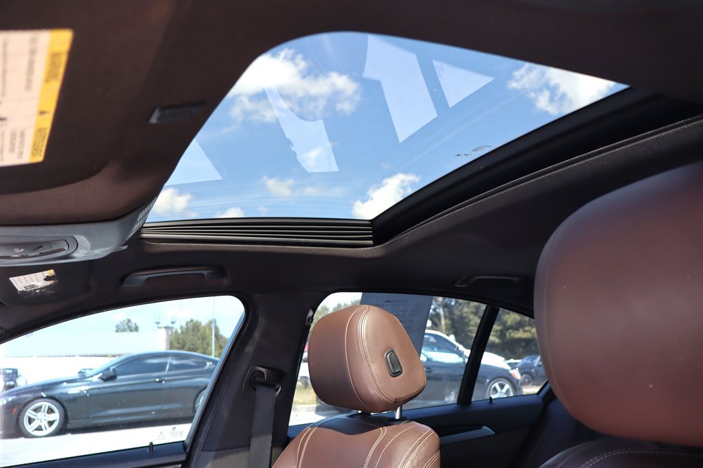 Used 2015 BMW 528i xDrive Sedan AWD/4WD image 22