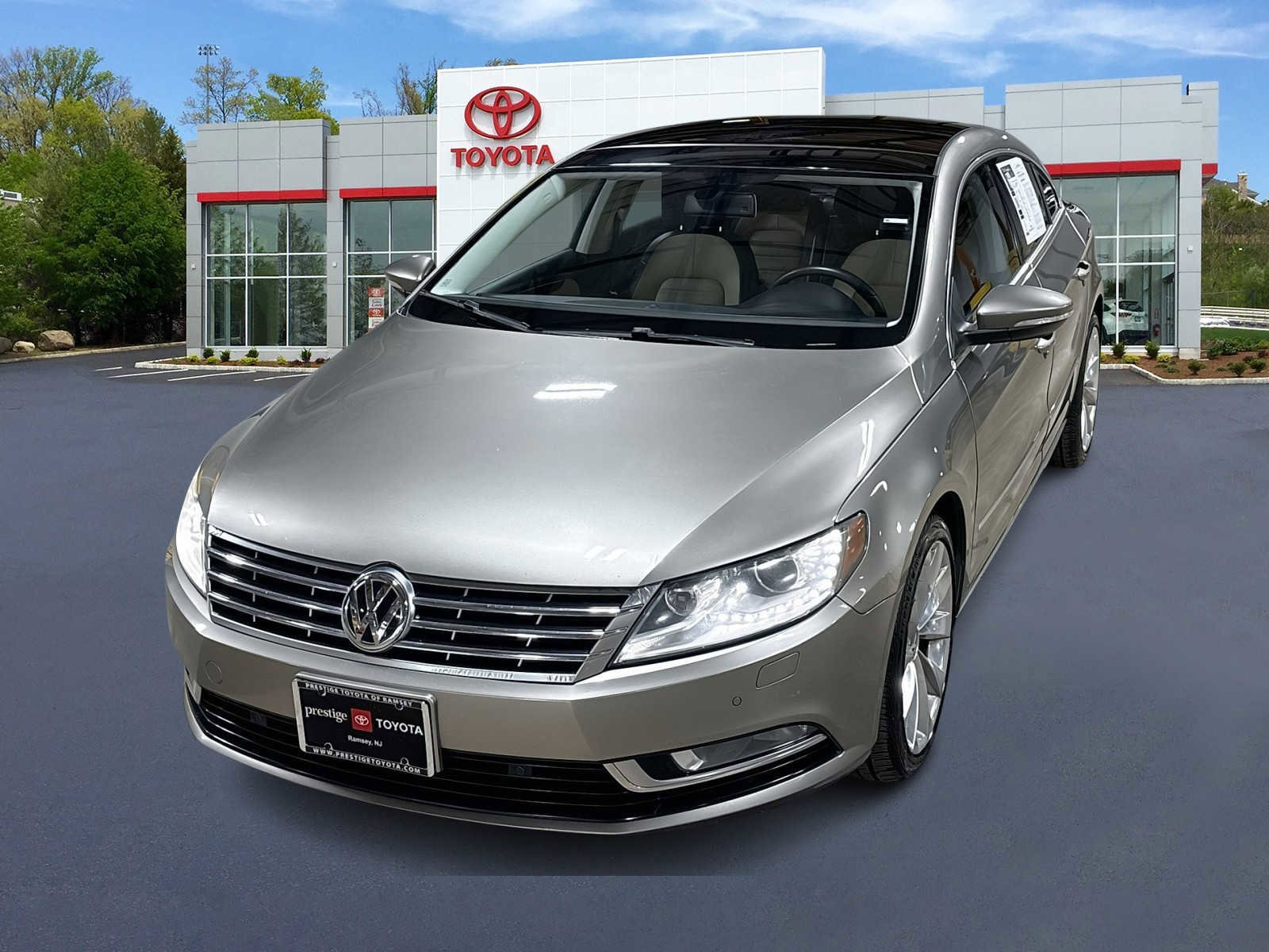 Used 2013 Volkswagen CC Executive image 1