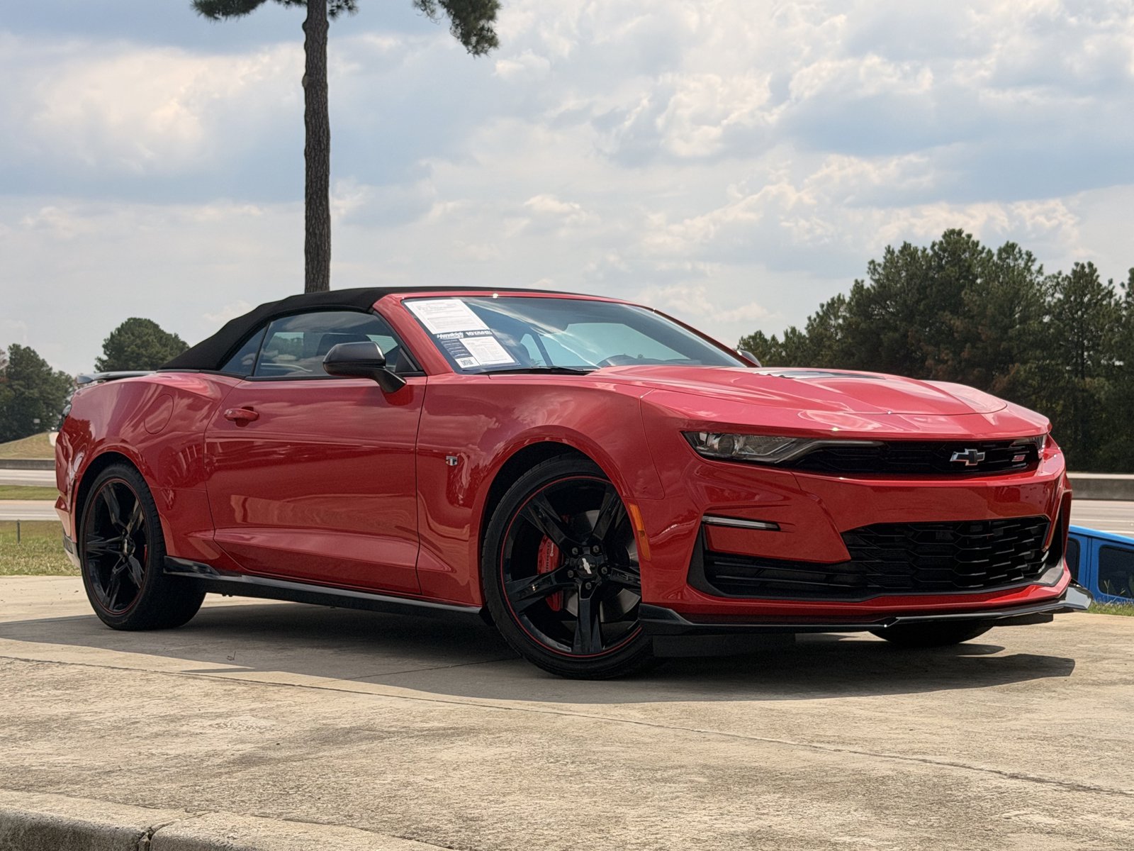 Used 2023 Chevrolet Camaro SS RWD image 2