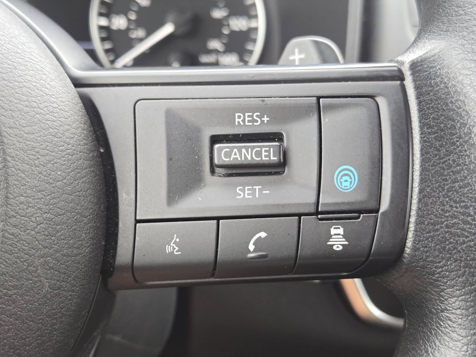 Used 2024 Nissan Rogue SV FWD image 24