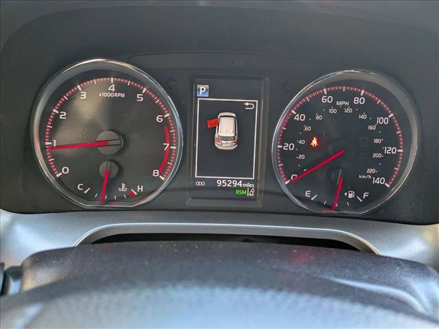 Used 2017 Toyota RAV4 SE image 11