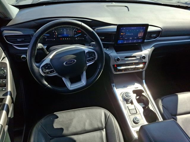 Used 2023 Ford Explorer XLT w/ Equipment Group 202A image 2