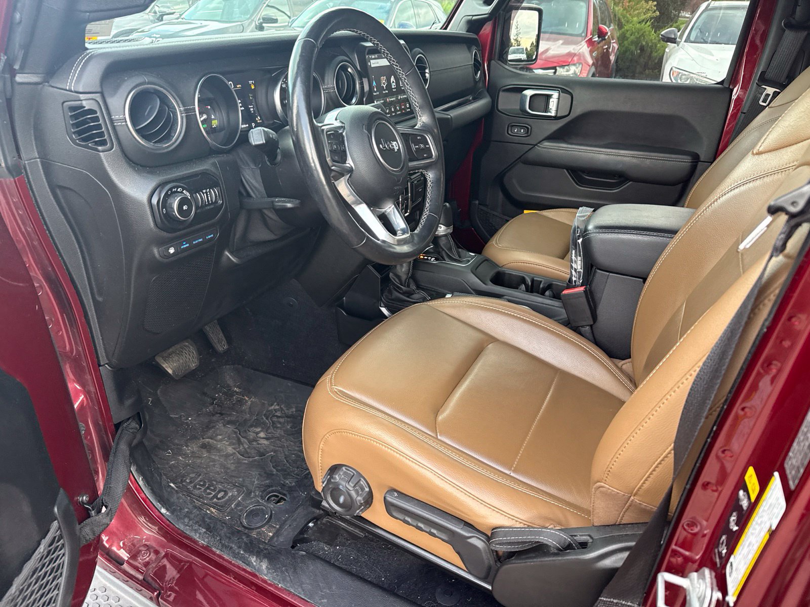 Used 2021 Jeep Wrangler Unlimited Sahara w/ Cold Weather Group AWD/4WD image 9