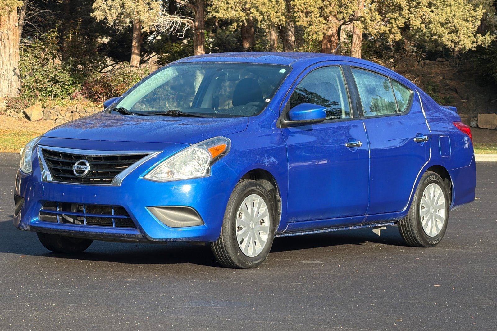 Used 2017 Nissan Versa SV image 9