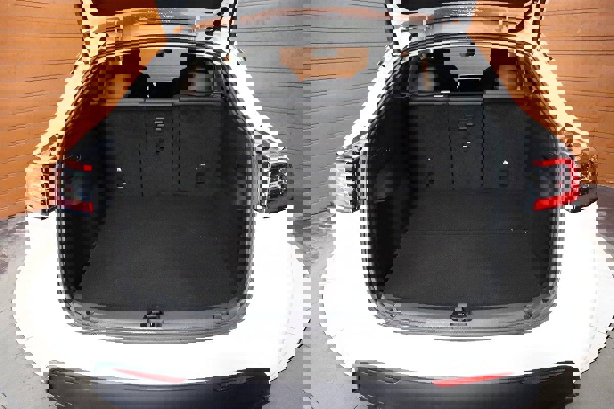 Used 2023 Tesla Model Y Long Range image 42