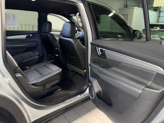 Used 2025 Buick Enclave Preferred FWD image 28