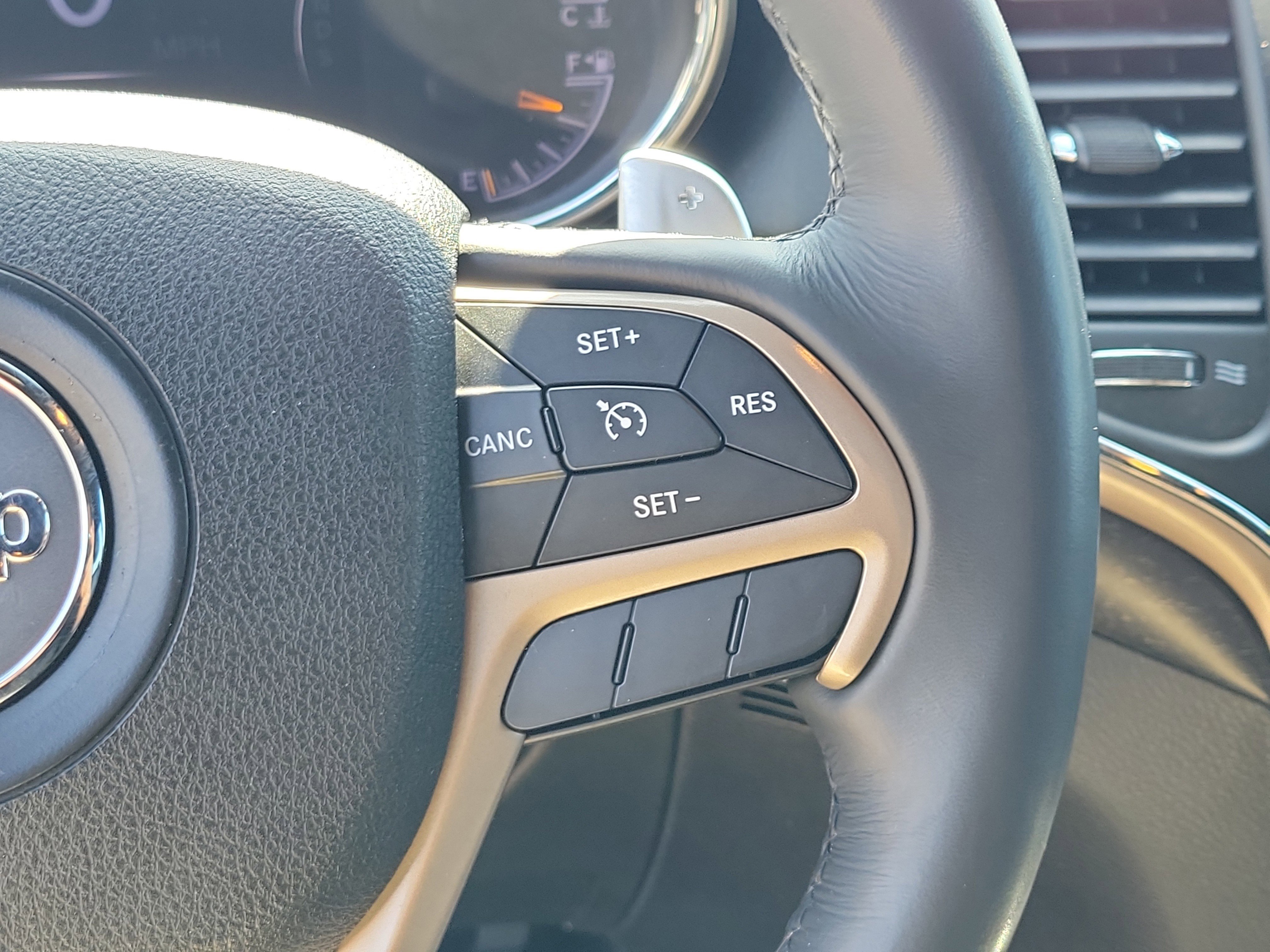 Used 2015 Jeep Grand Cherokee Laredo w/ Quick Order Package 23E image 23