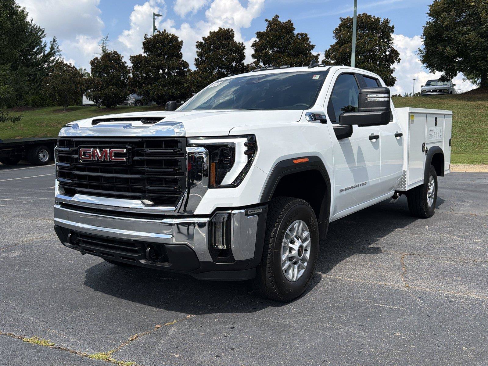 New 2026 GMC Sierra 2500 Pro w/ Convenience Package RWD image 3