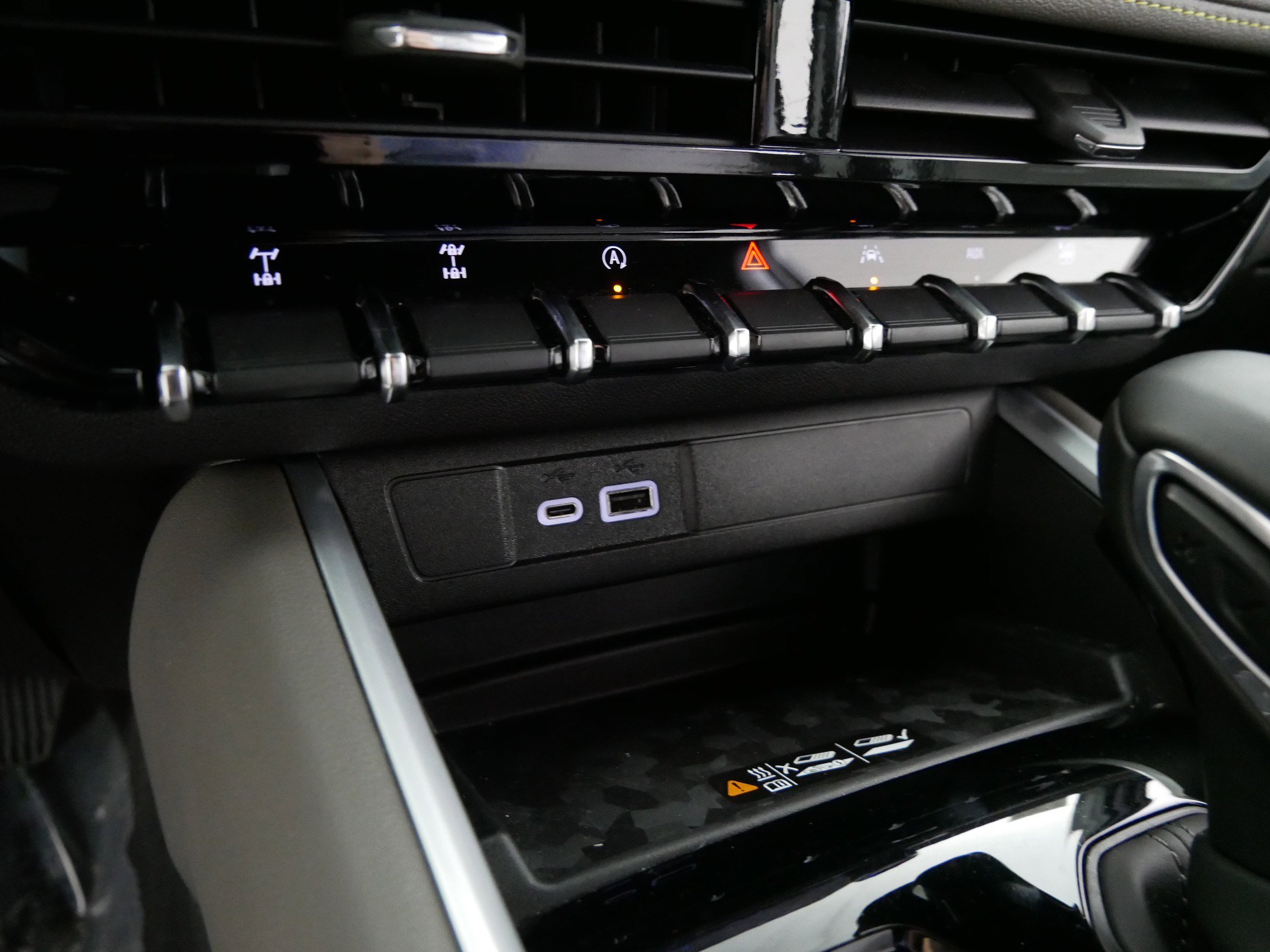 Used 2025 Chevrolet Colorado ZR2 w/ Technology Package image 31