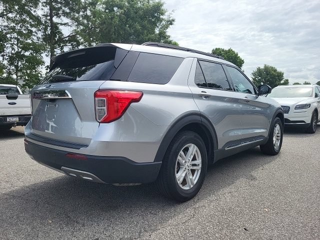Used 2022 Ford Explorer XLT w/ Equipment Group 202A RWD image 2