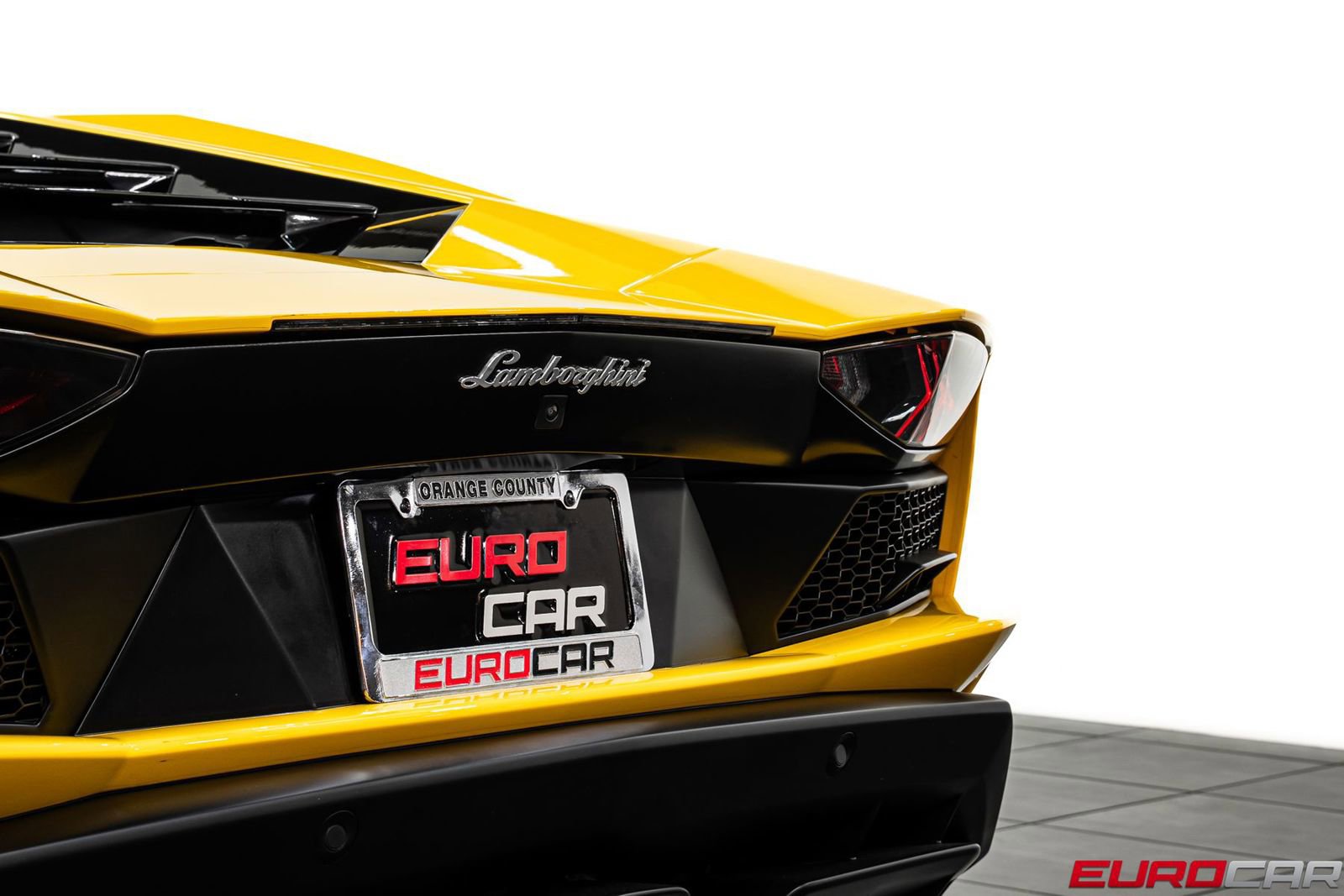 Used 2018 Lamborghini Aventador S image 22