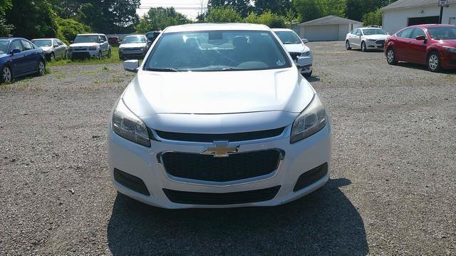 Used 2015 Chevrolet Malibu LT FWD image 2