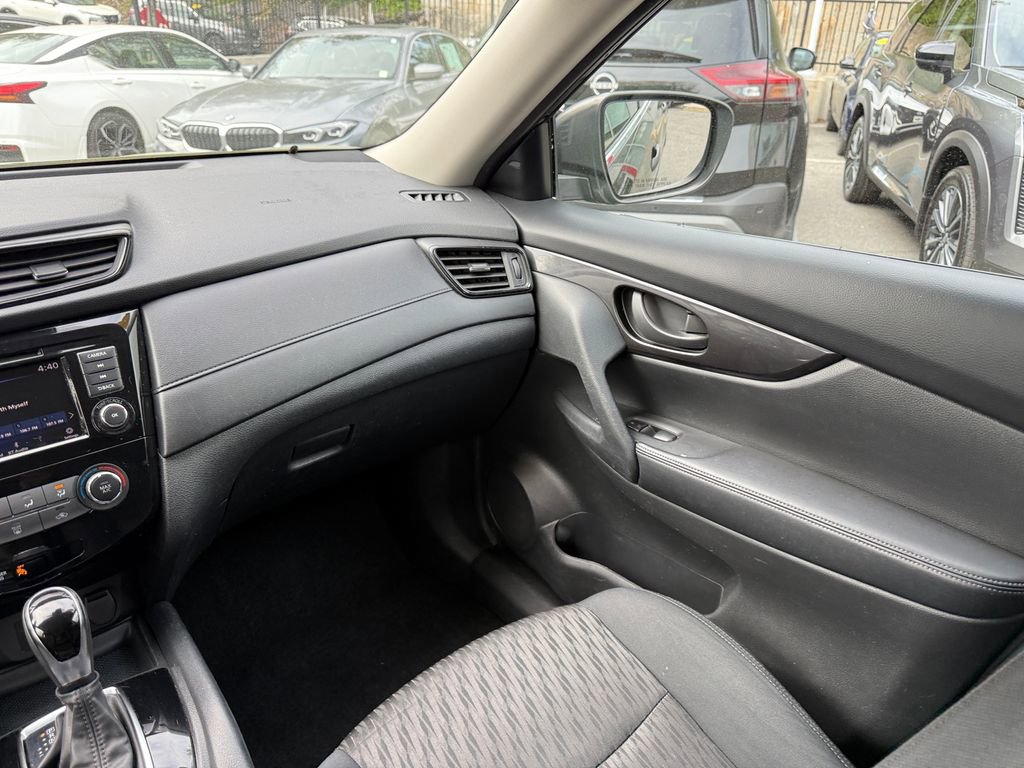 Used 2020 Nissan Rogue S AWD/4WD image 14