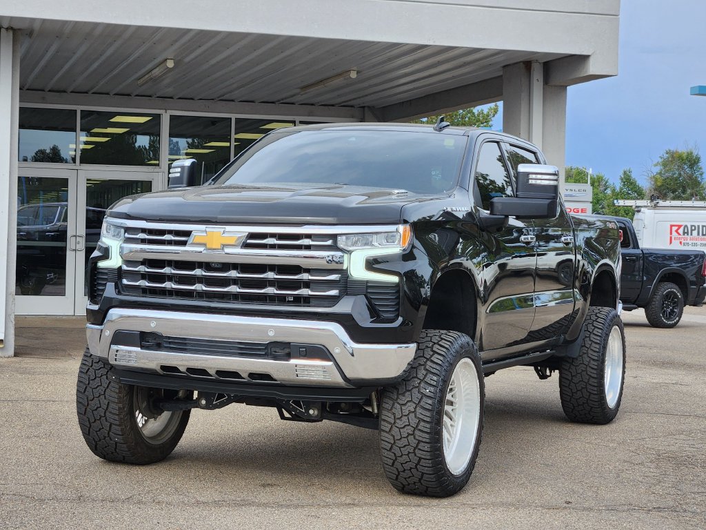Used 2023 Chevrolet Silverado 1500 LTZ w/ LTZ Premium Package AWD/4WD image 4