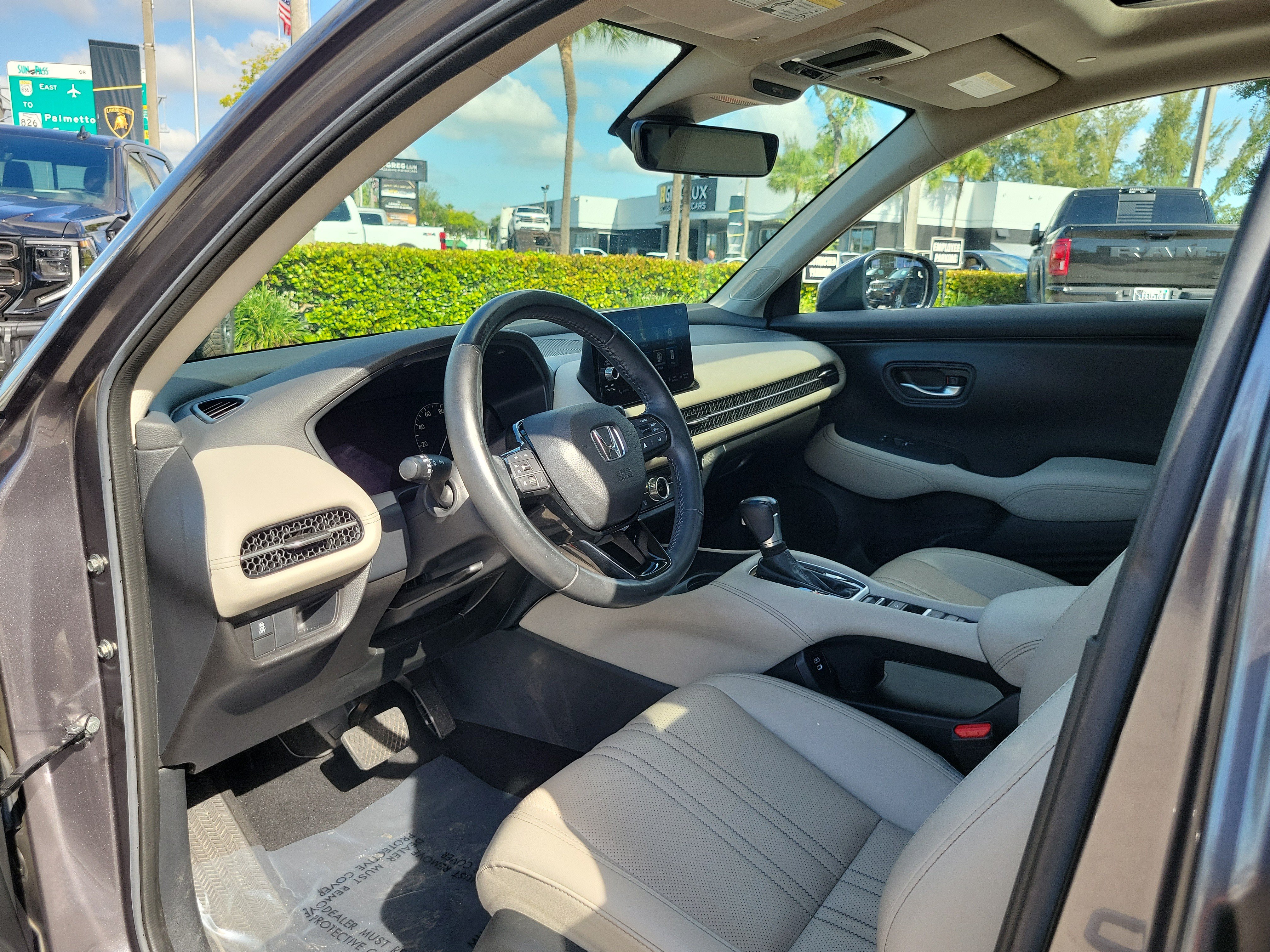 Used 2024 Honda HR-V EX-L image 9