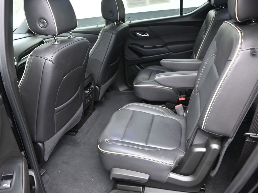 Used 2023 Chevrolet Traverse Premier w/ Redline Edition image 11