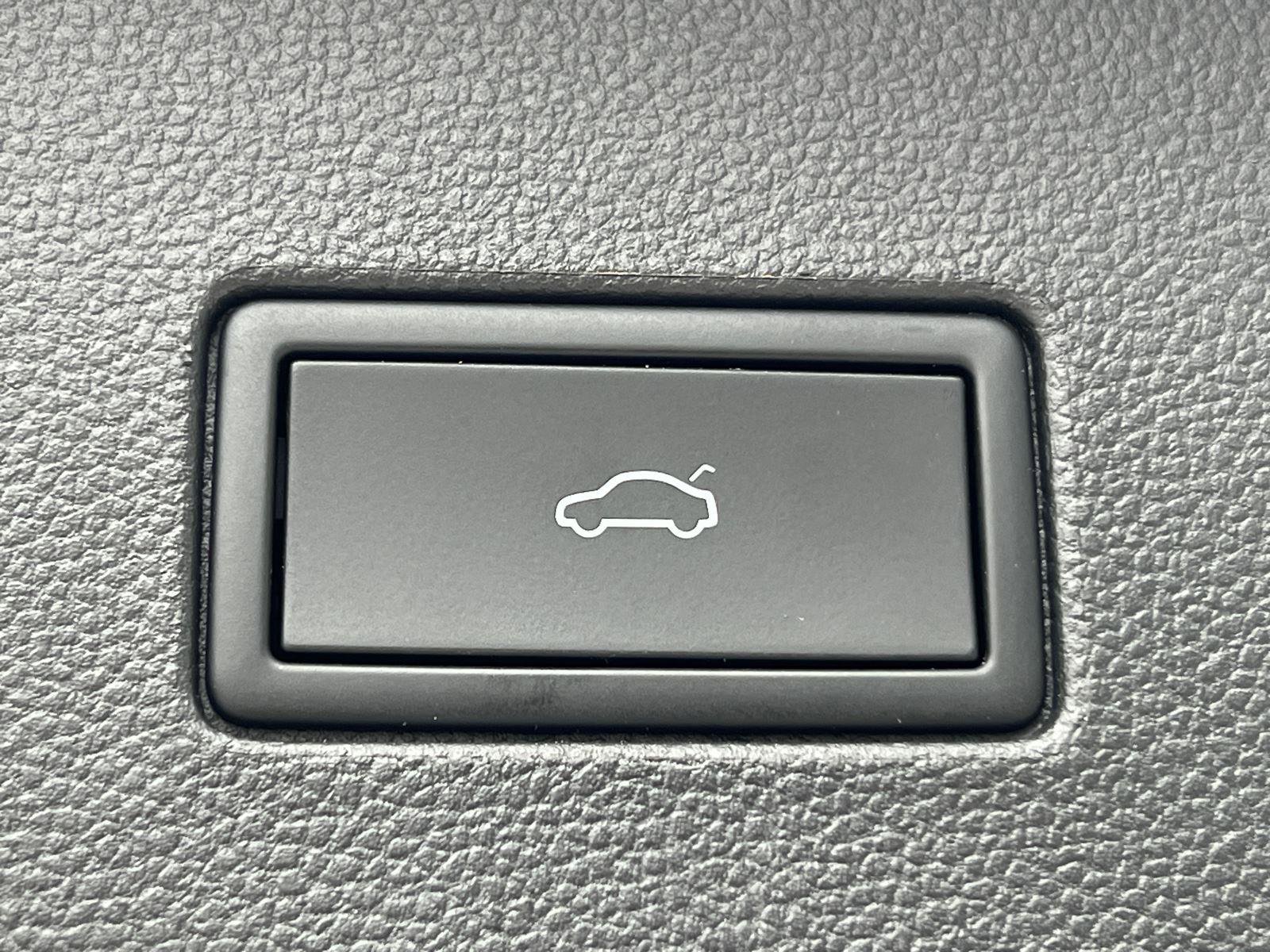 Used 2023 Volkswagen Atlas SE image 19