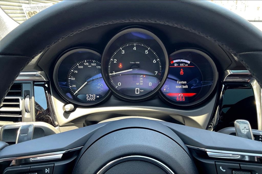 Certified 2025 Porsche Macan image 25