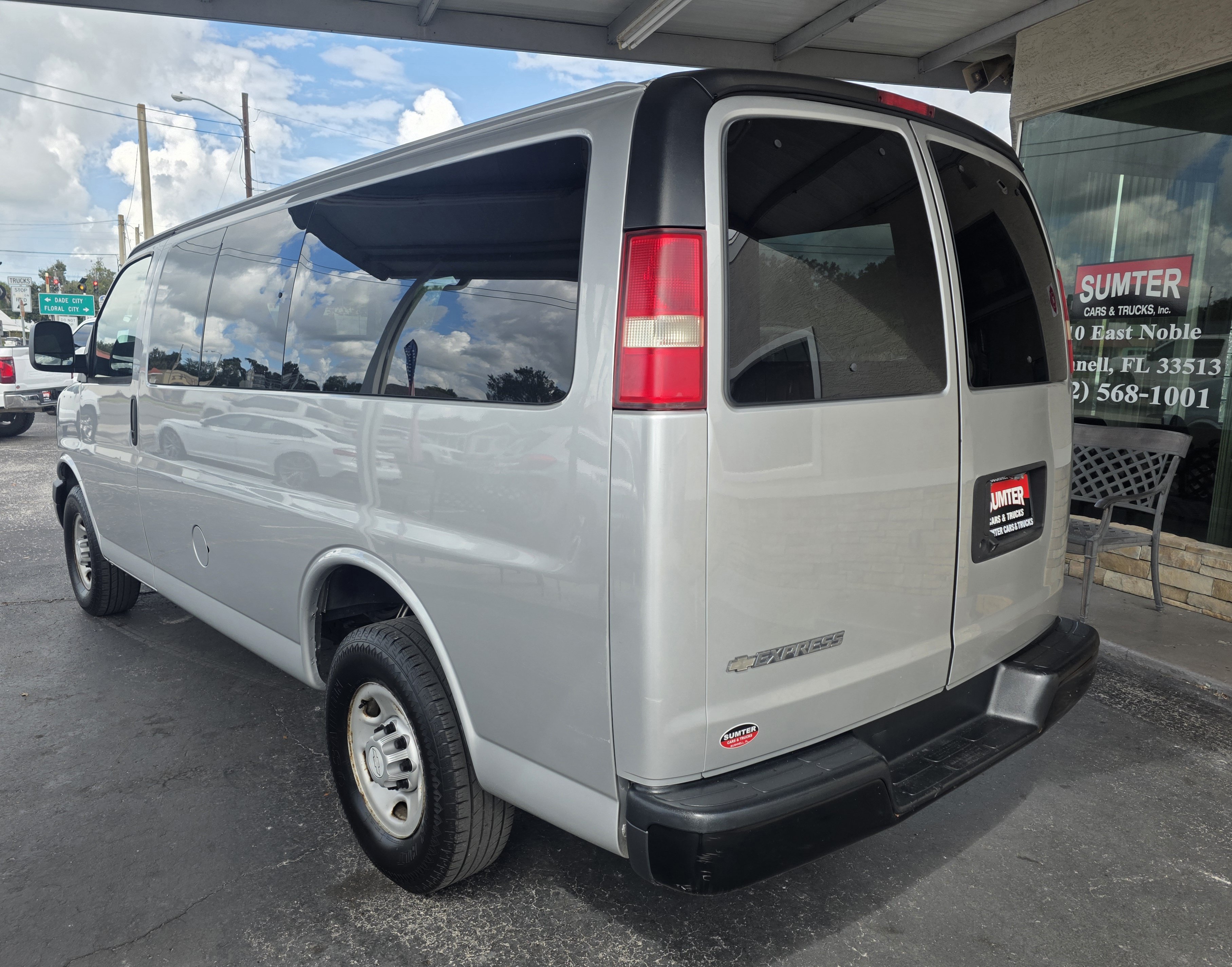 Used 2017 Chevrolet Express 2500 LS RWD image 4