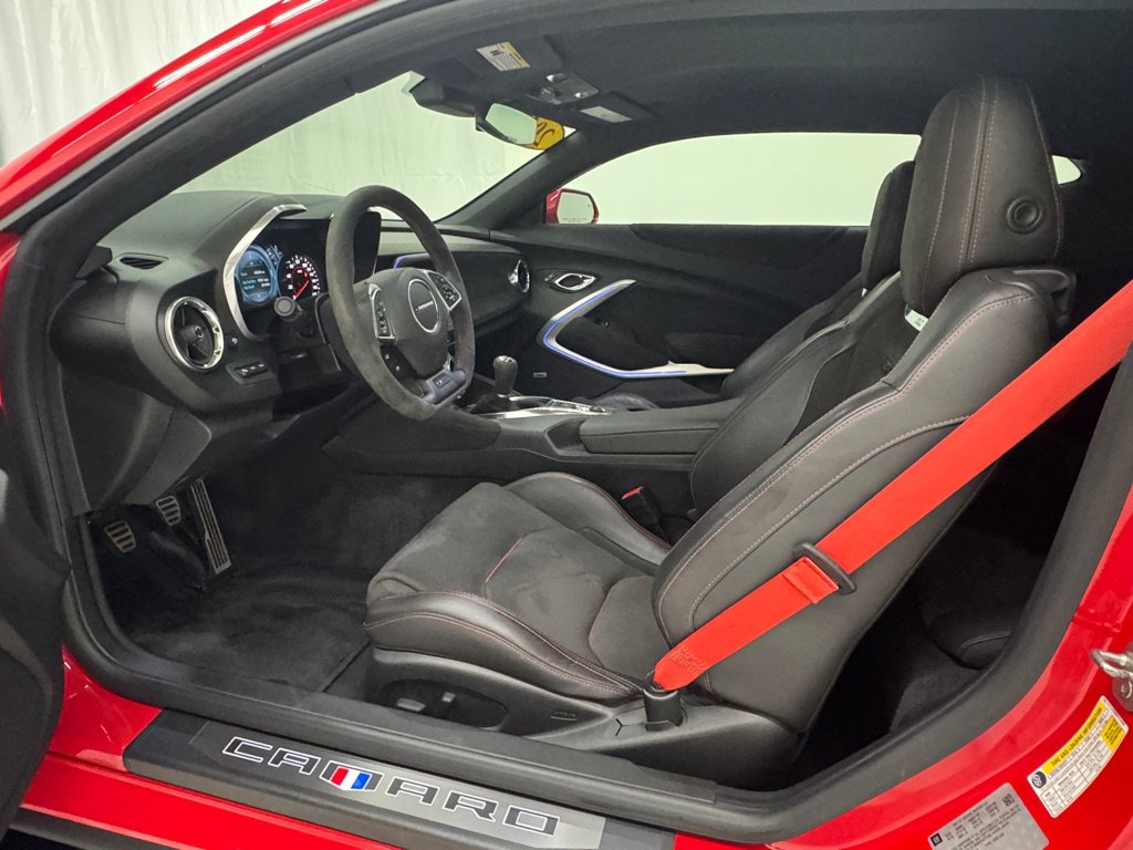 Used 2017 Chevrolet Camaro ZL1 RWD image 15