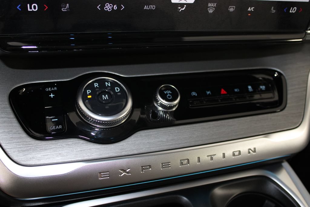 New 2027 Ford Expedition Platinum RWD image 46