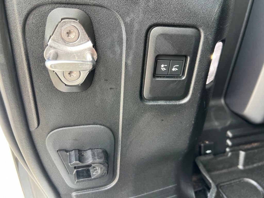 Used 2020 Land Rover Defender 110 SE AWD/4WD image 24