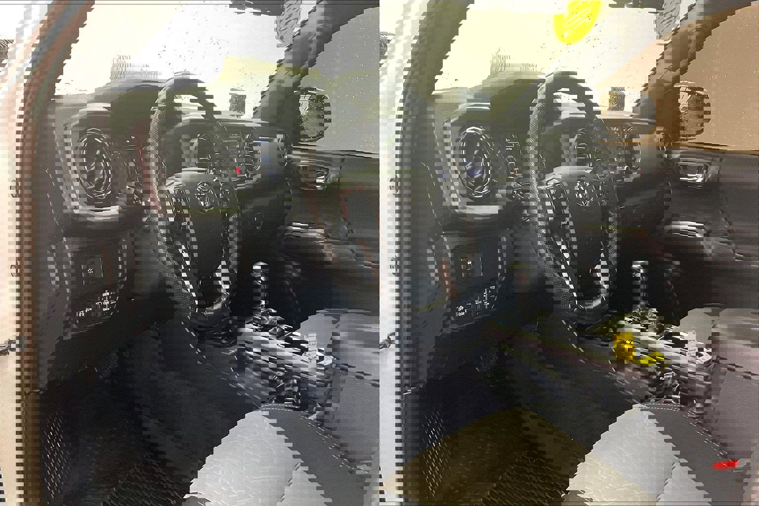 Used 2021 Toyota Tacoma TRD Off-Road w/ Technology Package AWD/4WD image 14