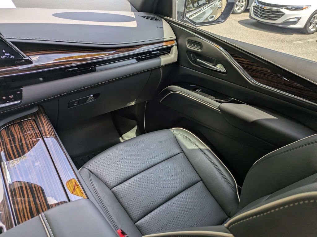 Used 2024 Cadillac Escalade ESV Premium Luxury w/ Performance Package AWD/4WD image 18