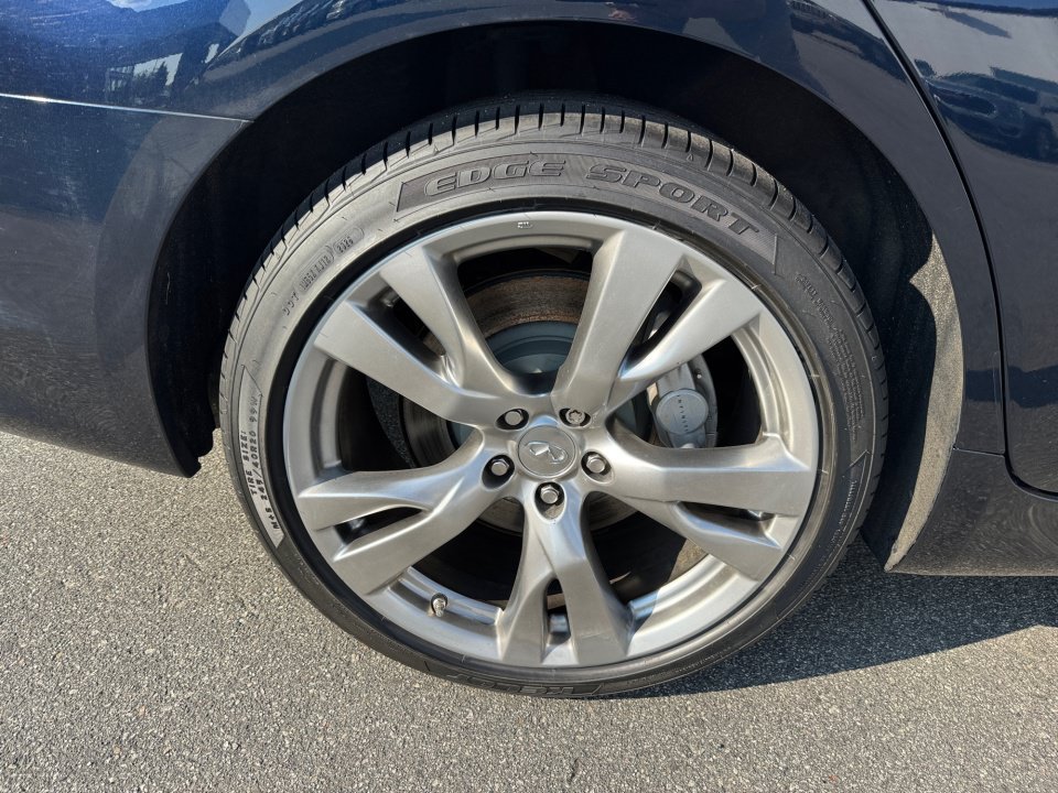 Used 2015 INFINITI Q70 3.7 w/ Sport Package AWD/4WD image 27