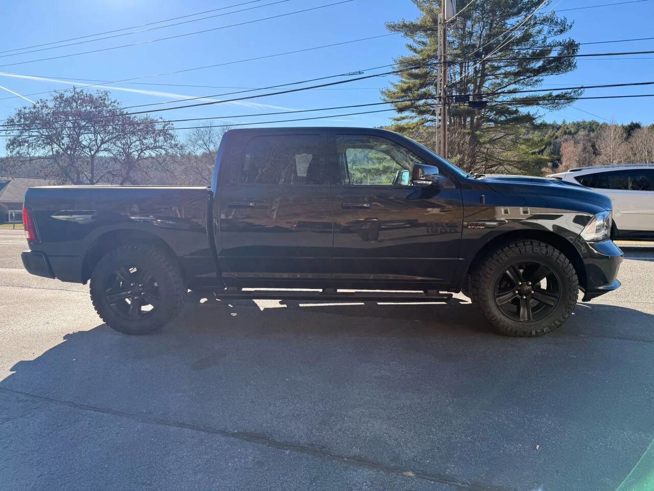 Used 2017 RAM 1500 Sport w/ Quick Order Package 26Q Night AWD/4WD image 4