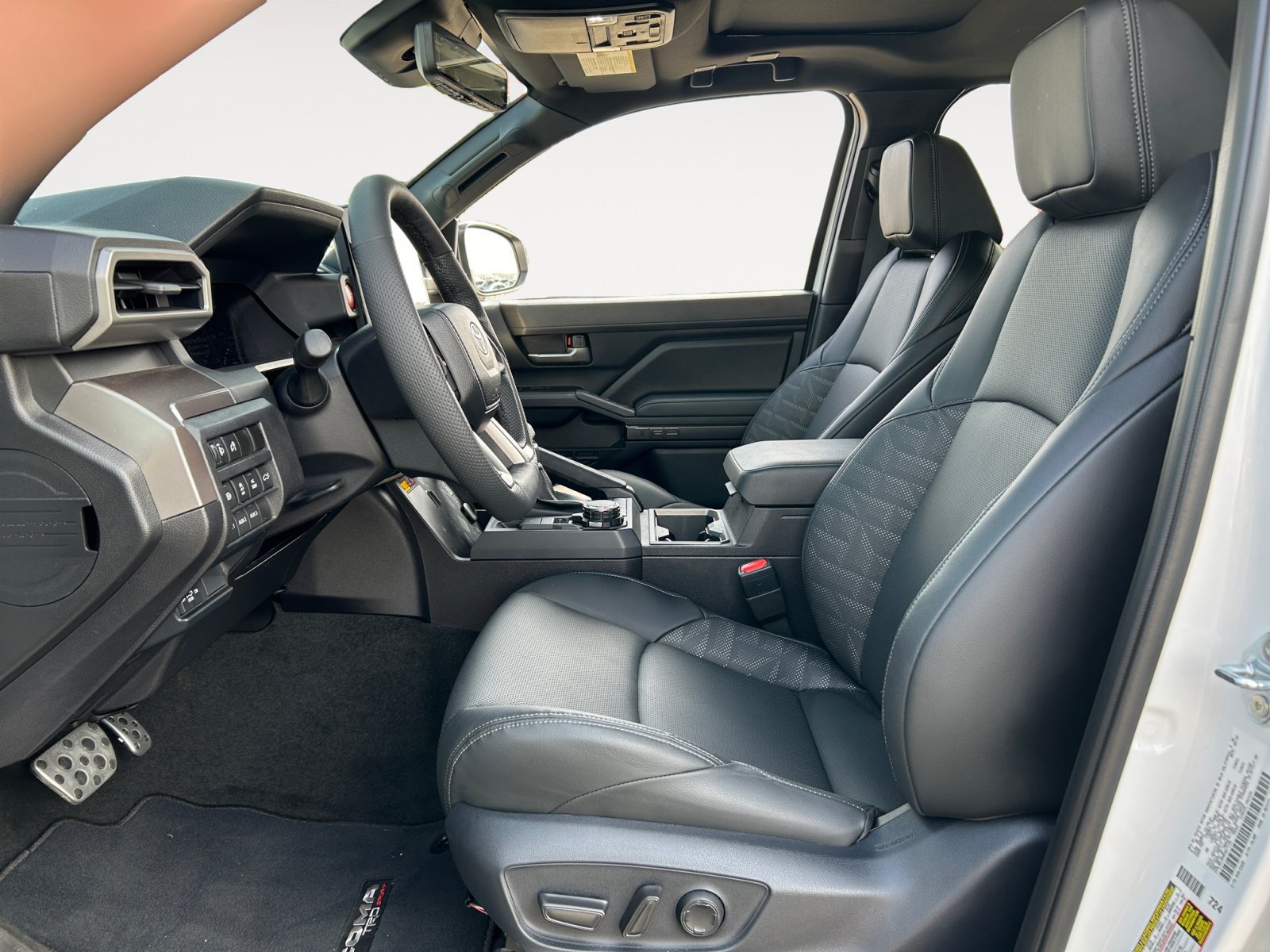 New 2024 Toyota Tacoma TRD Sport w/ TRD Sport Premium Package AWD/4WD image 9