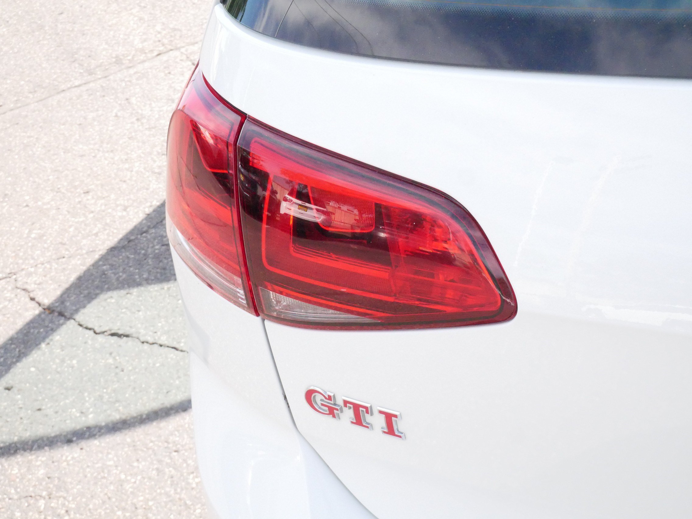 Used 2017 Volkswagen GTI SE FWD image 16
