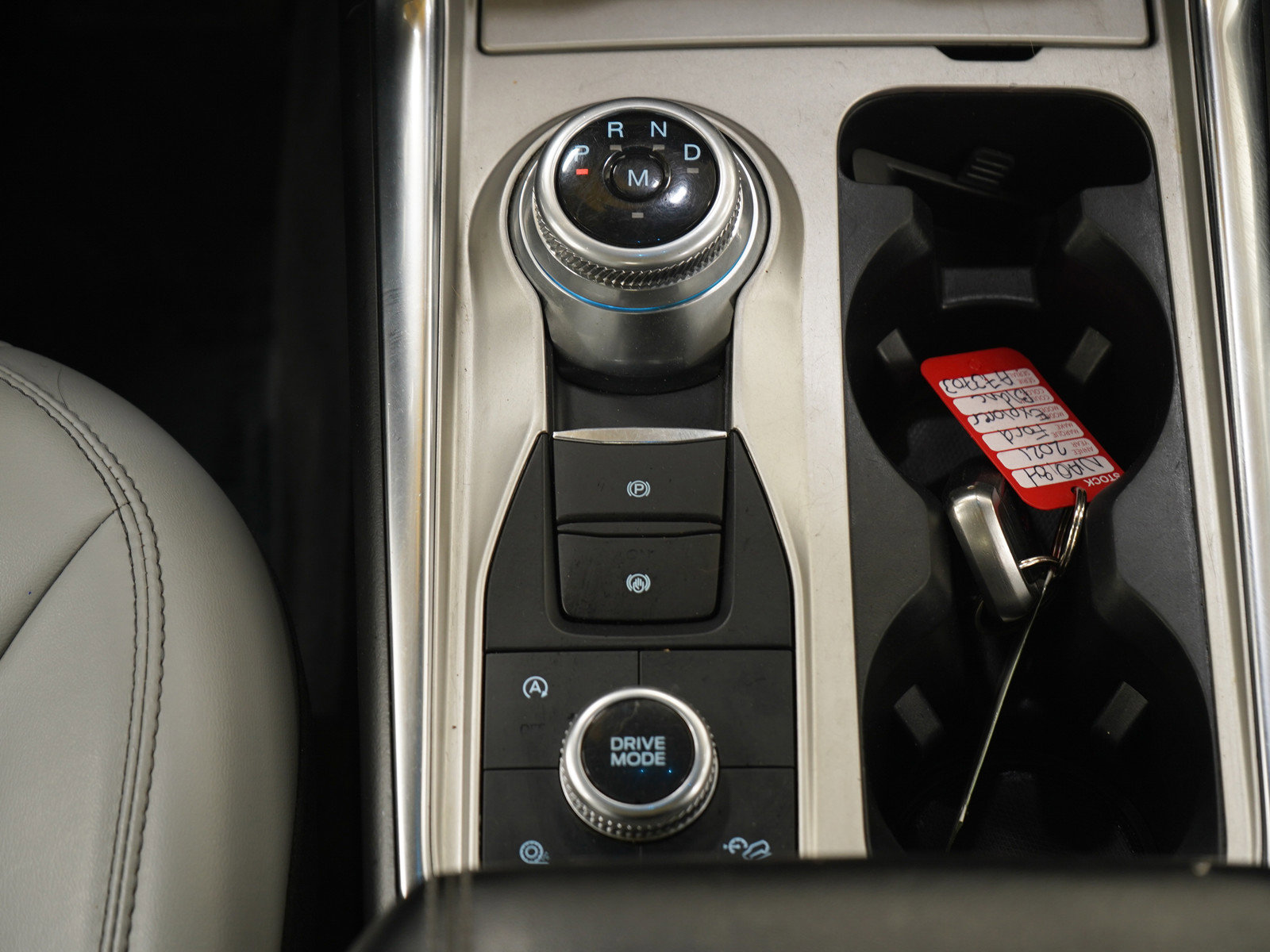 Used 2021 Ford Explorer XLT w/ XLT Sport Appearance Package image 19