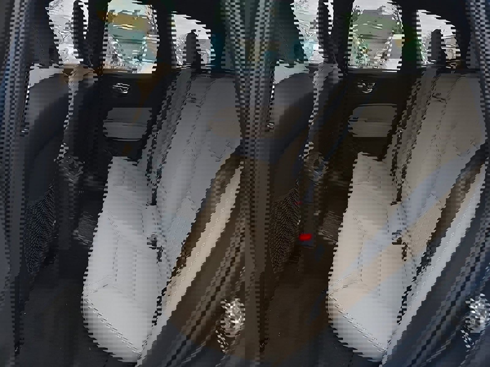 New 2026 Volvo XC60 T8 Plus w/ Climate Package image 8