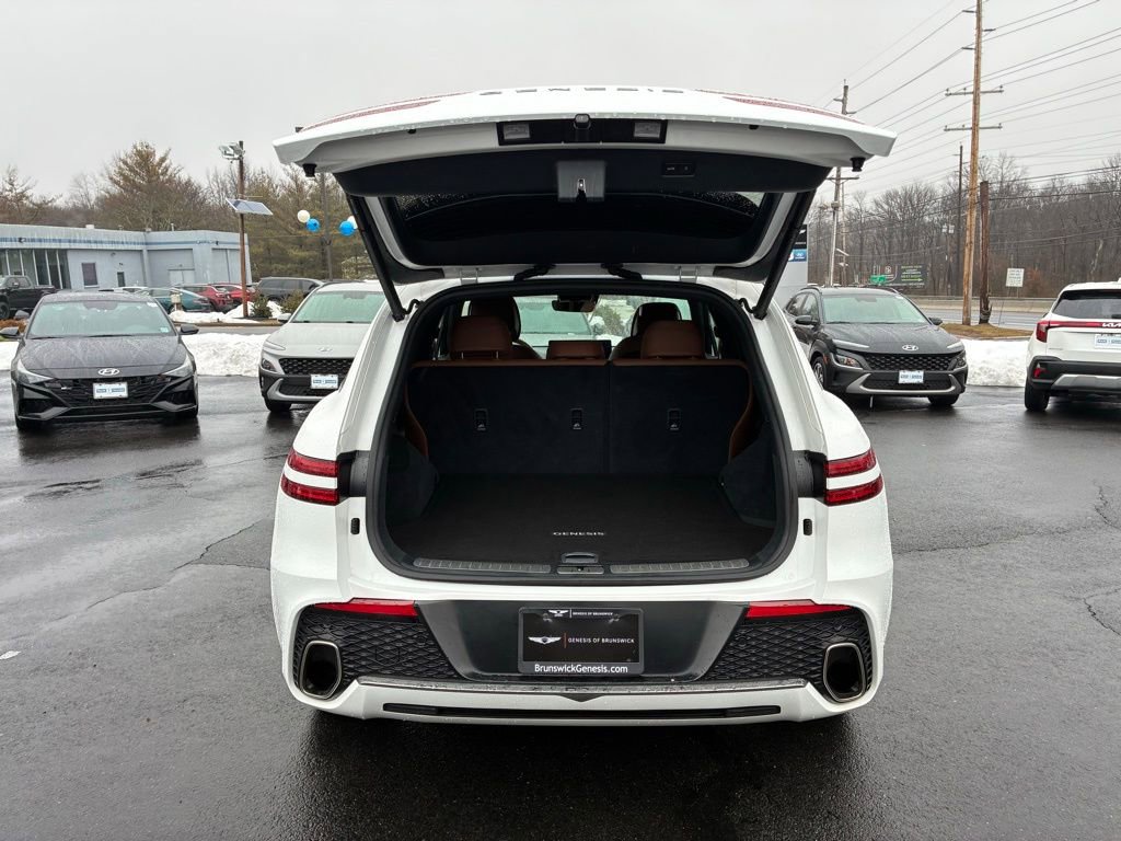 Used 2023 Genesis GV70 2.5T w/ Advanced Package image 11