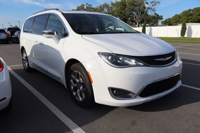 Used 2019 Chrysler Pacifica Limited w/ Advanced Safetytec Group
