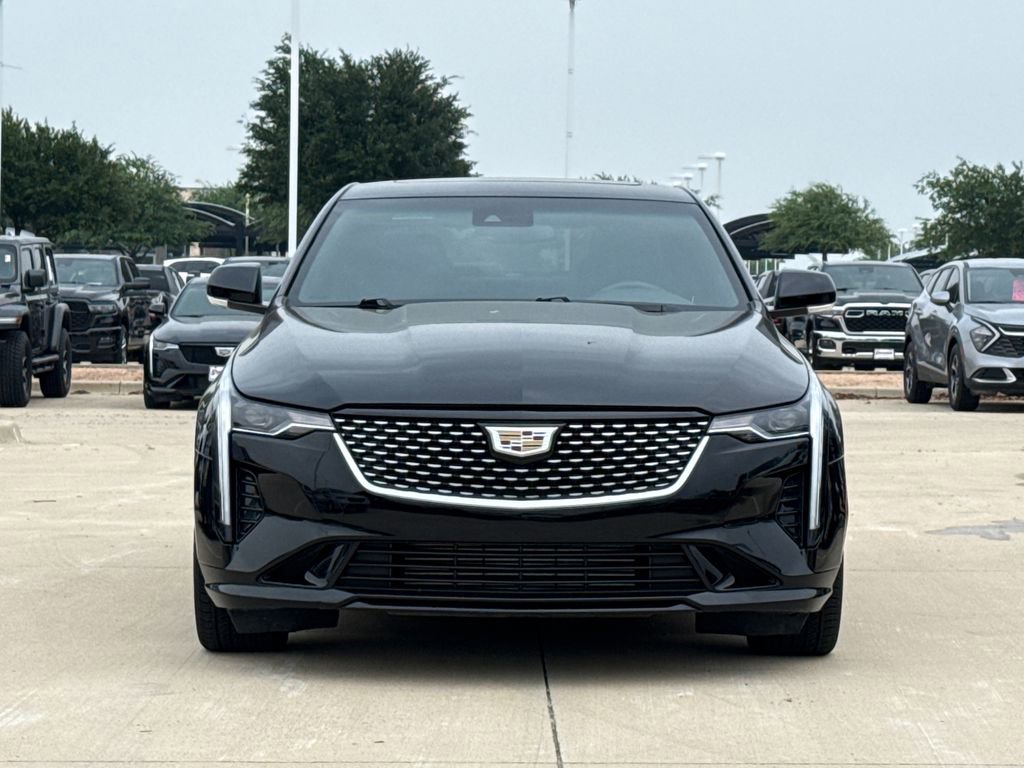 Used 2025 Cadillac CT4 Luxury RWD image 2
