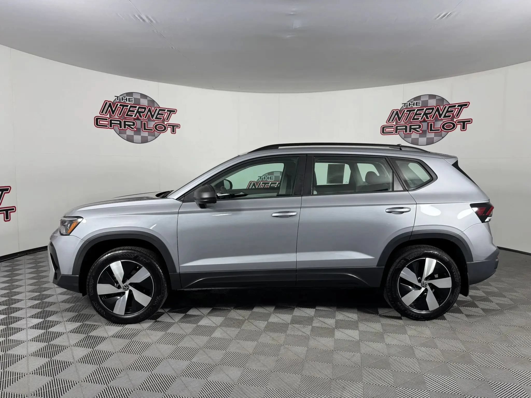 Used 2025 Volkswagen Taos S AWD/4WD image 4