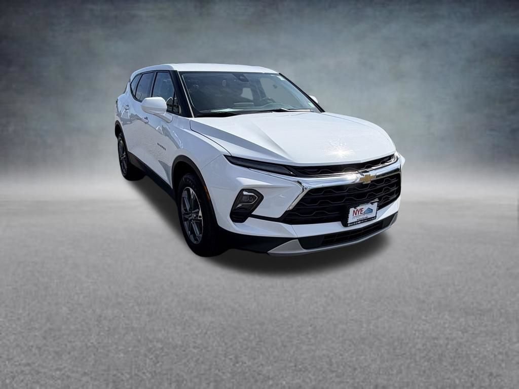 Used 2025 Chevrolet Blazer LT AWD/4WD image 8