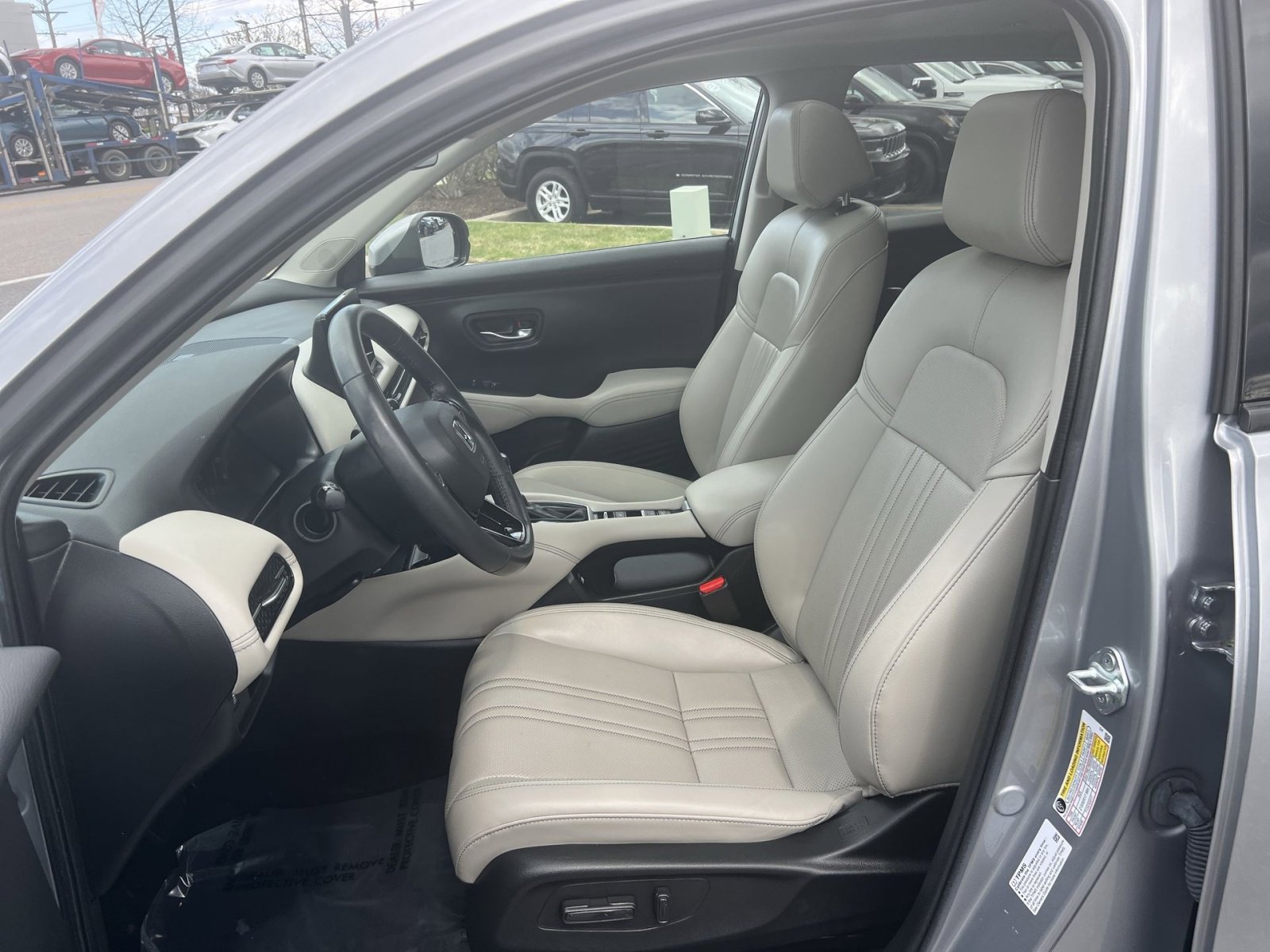 Used 2023 Honda HR-V EX-L image 13