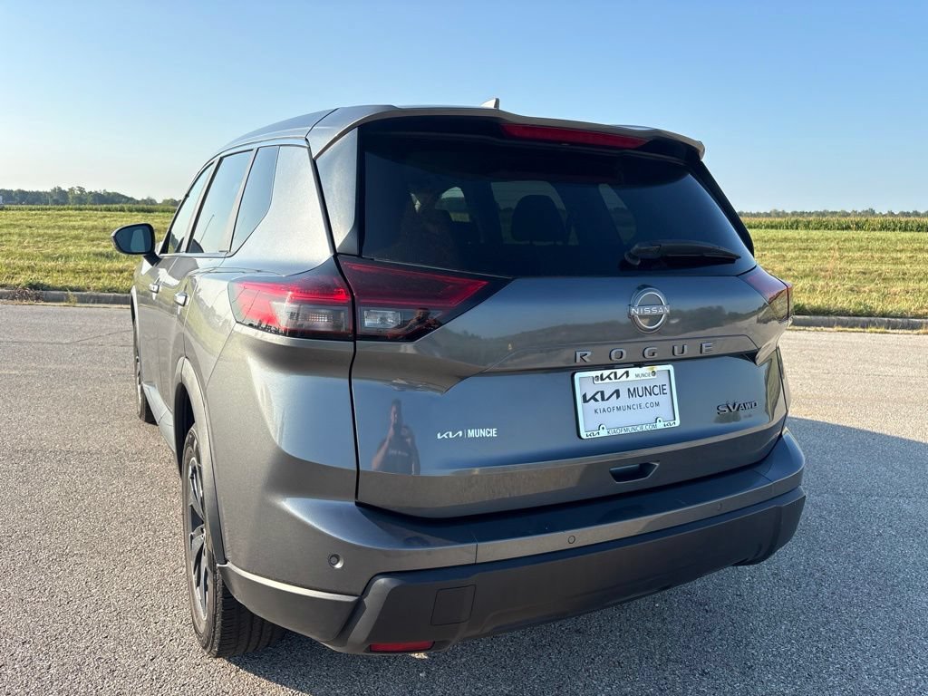 Used 2024 Nissan Rogue SV AWD/4WD image 10