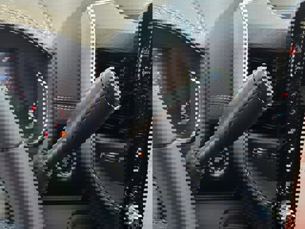 New 2026 RAM 2500 Laramie AWD/4WD image 19