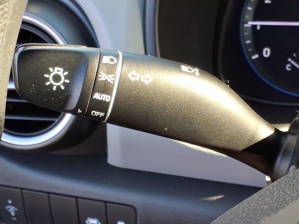 Used 2020 Hyundai Kona SE image 21