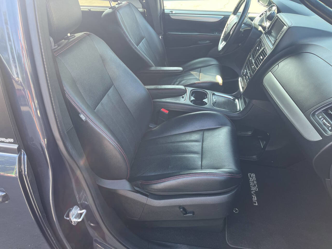 Used 2013 Dodge Grand Caravan R/T w/ Trailer Tow Group image 14