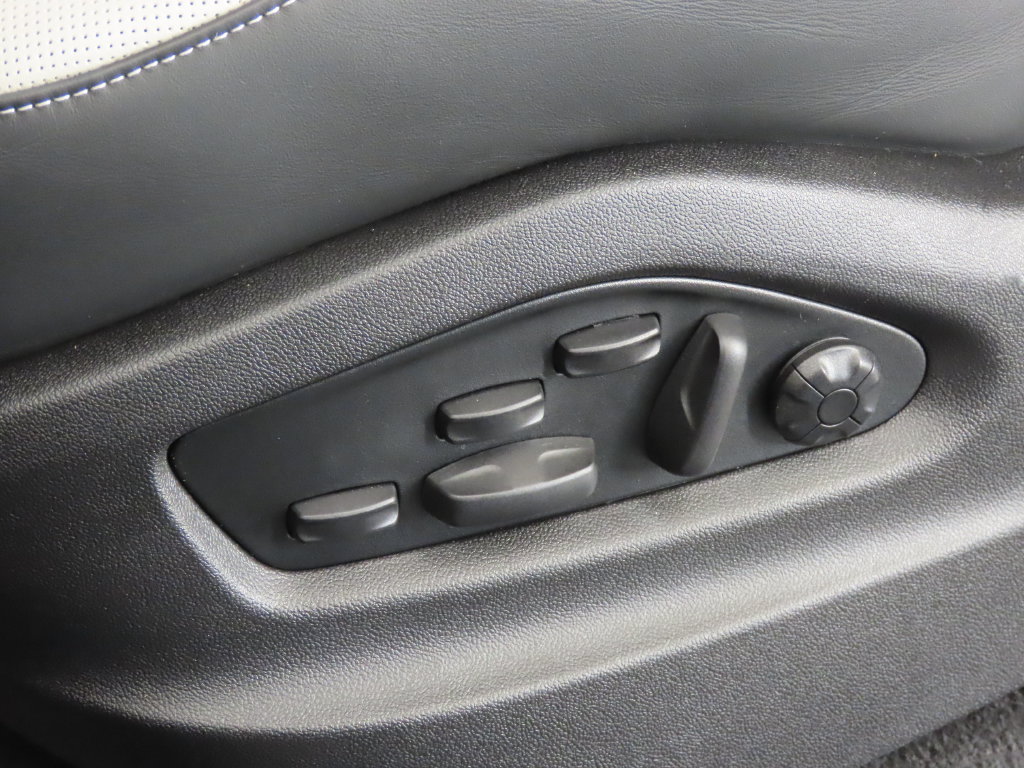 Certified 2026 Porsche Cayenne GTS AWD/4WD image 41
