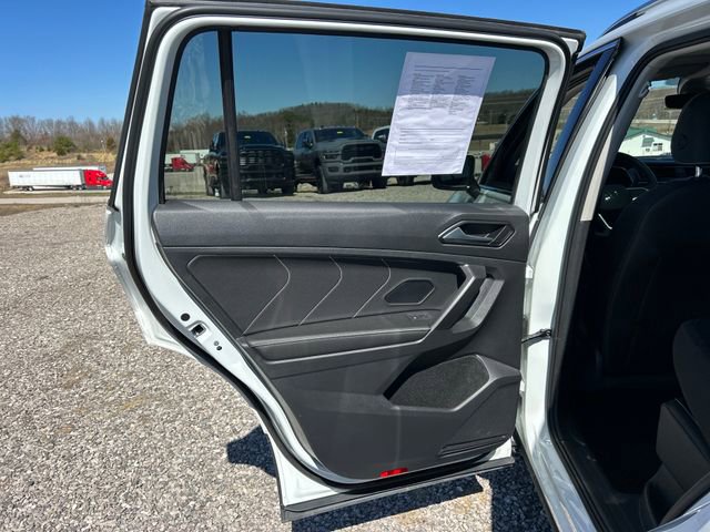 Used 2023 Volkswagen Tiguan SE image 44