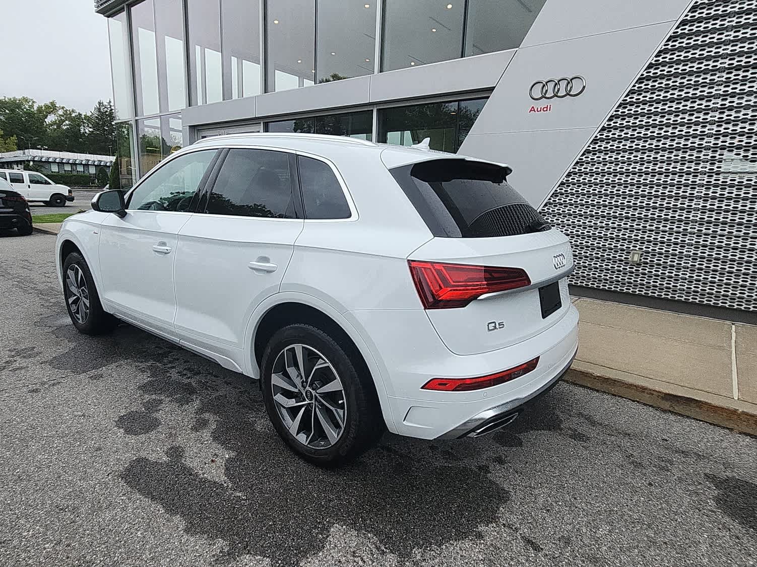 Certified 2024 Audi Q5 2.0T Premium Plus w/ Premium Plus Package AWD/4WD image 7