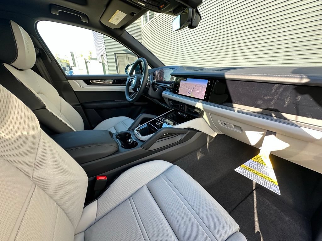 Certified 2026 Porsche Cayenne S AWD/4WD image 38